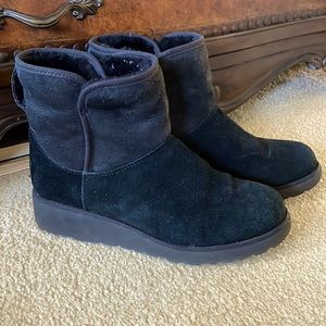 Beautiful UGG black short boots. 7.5